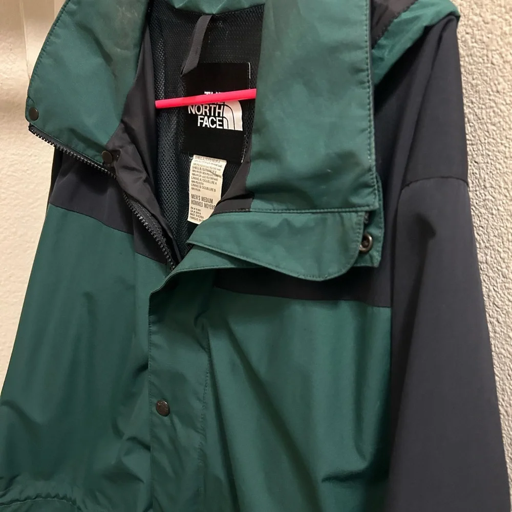 90s The North Face Dark Green Hydroseal Windbreaker/Jacket - Picture 6 of 7